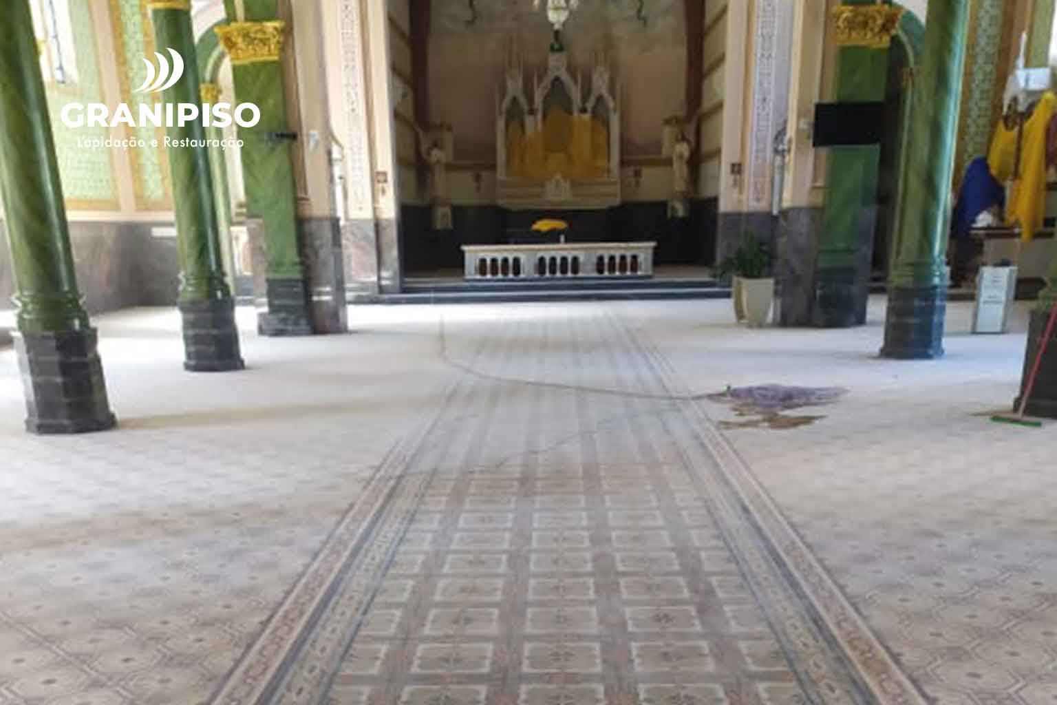 restauracao-piso-igreja-ladrilho-hidraulico-igreja-monte-siao-greanipiso-10